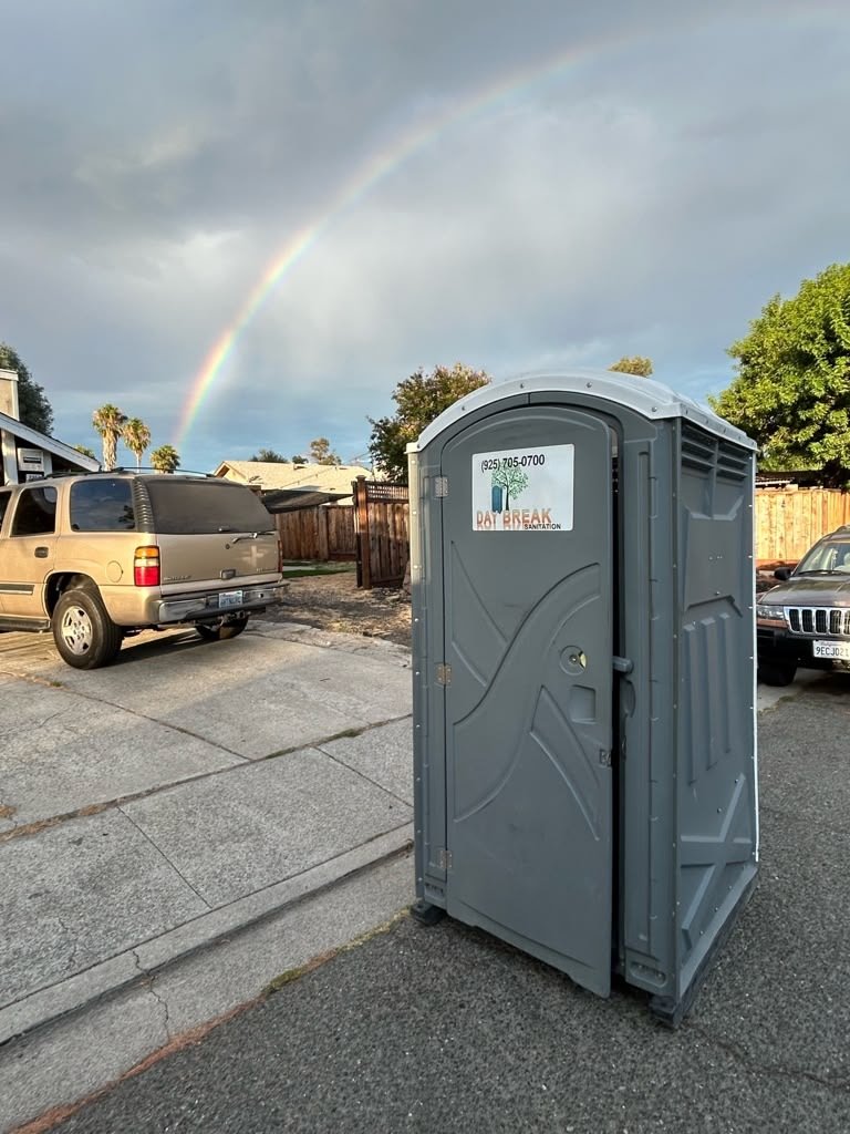 Day Break Sanitation portable toilets and handwashing stations in Martinez, Pinole, Hercules & Richmond